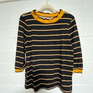 Scalloped Lake Flower Top Medium